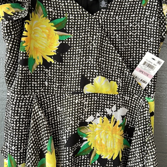 I.N.C size 0P floral mix new dress - Picture 2 of 8